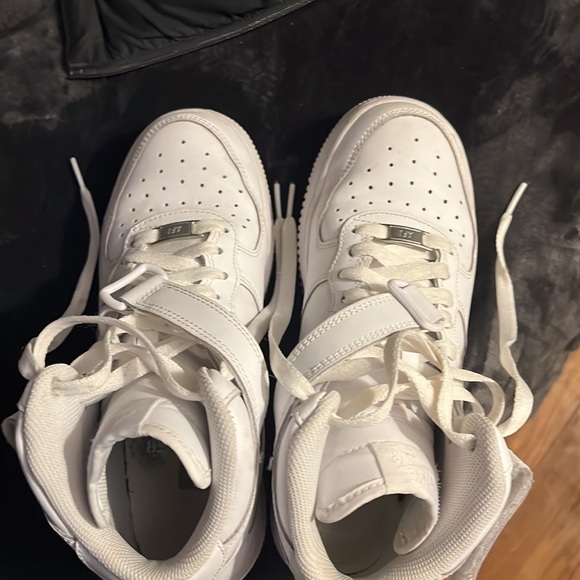 High top Air Force ones - Picture 2 of 3